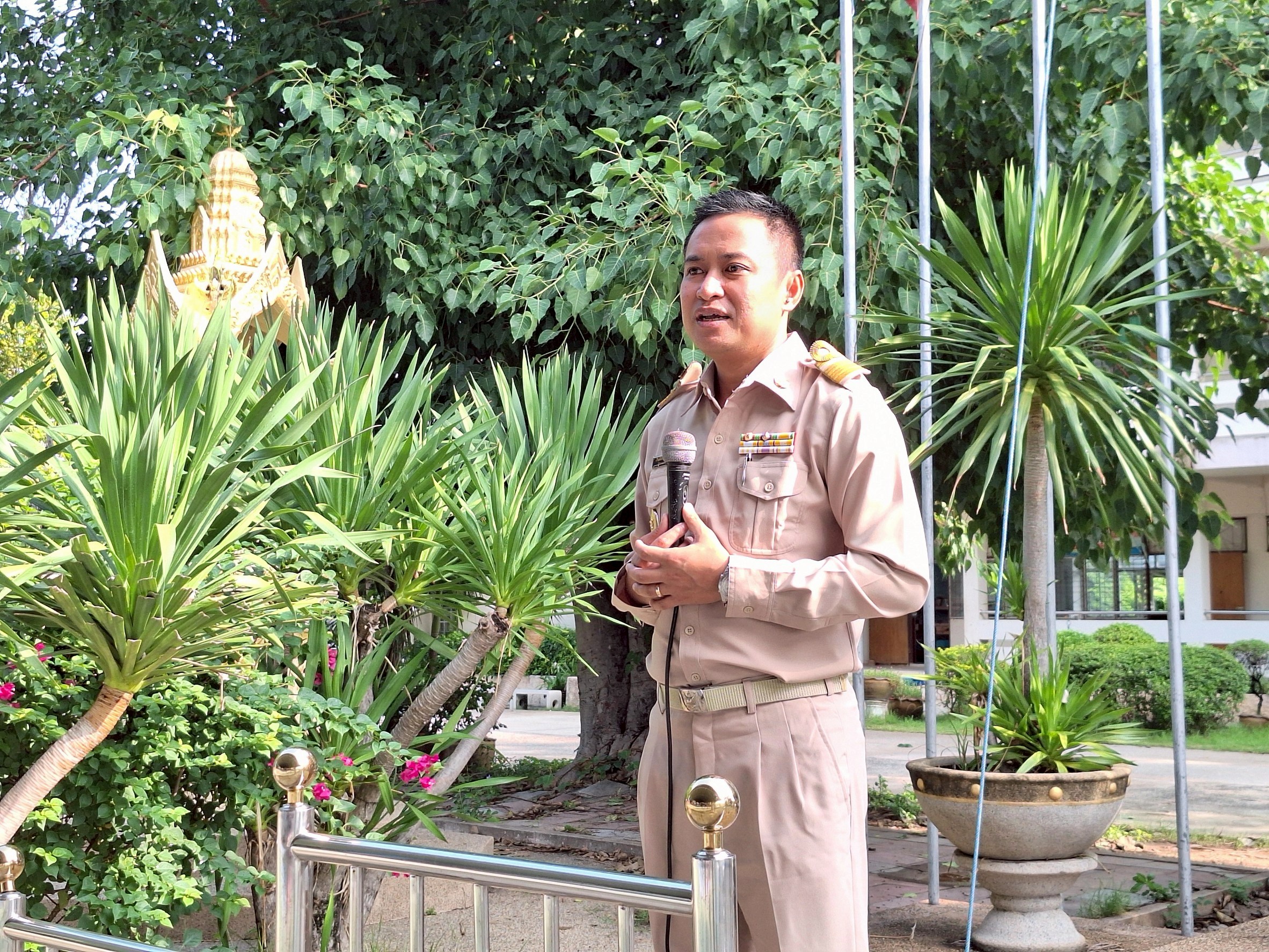 LINE_ALBUM_phx.txnrab peid phakh reiyn 1_2568 laea naeana khru him_250520_5.jpg